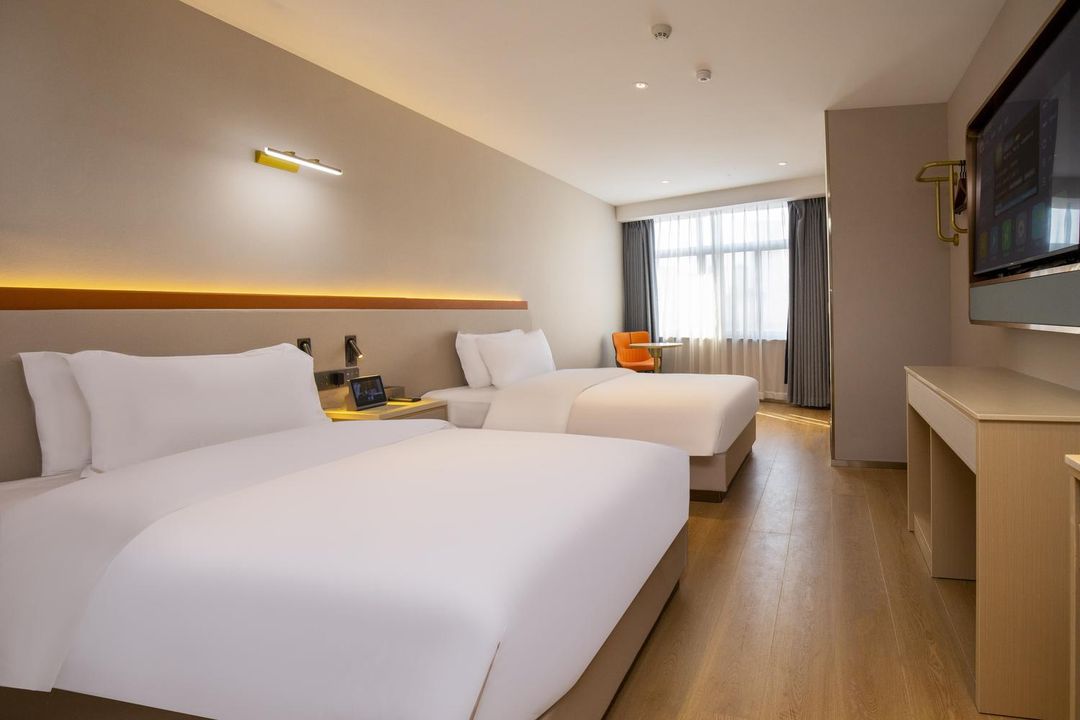 Qingmu Hotel (Nanjing Xuanwu Lake Scenic Area Yunnan North Road)