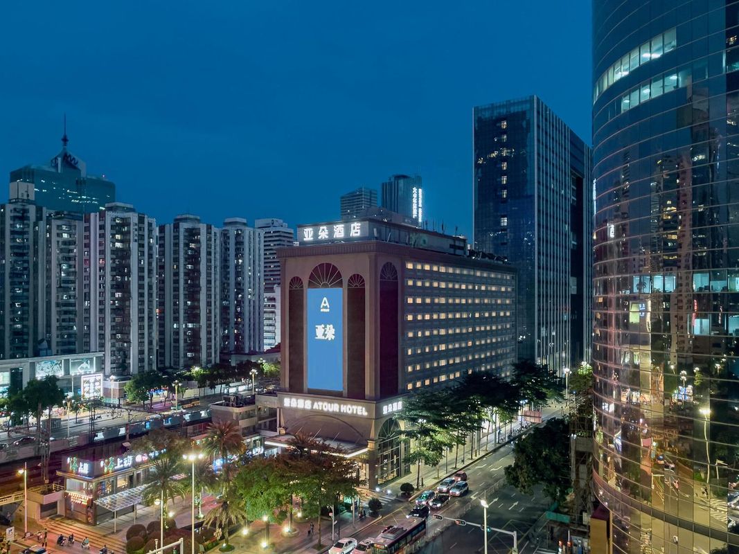 深圳羅湖口岸萬象城亞朵酒店