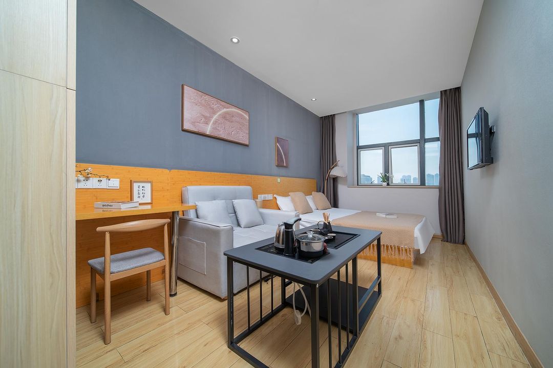 Empty Cup Hotel (Wuhan Hankou Railway Station Plaza)