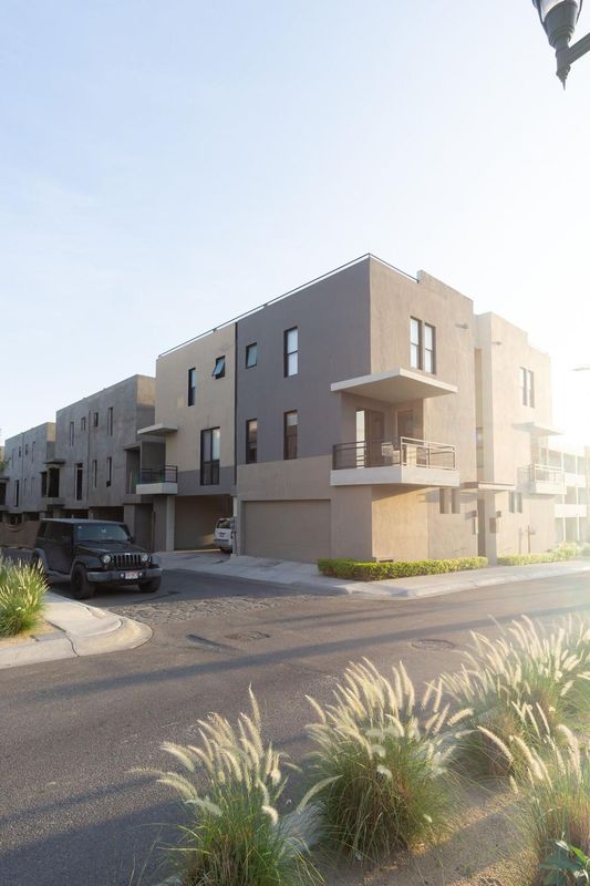 至市區和海灘的短途駕駛