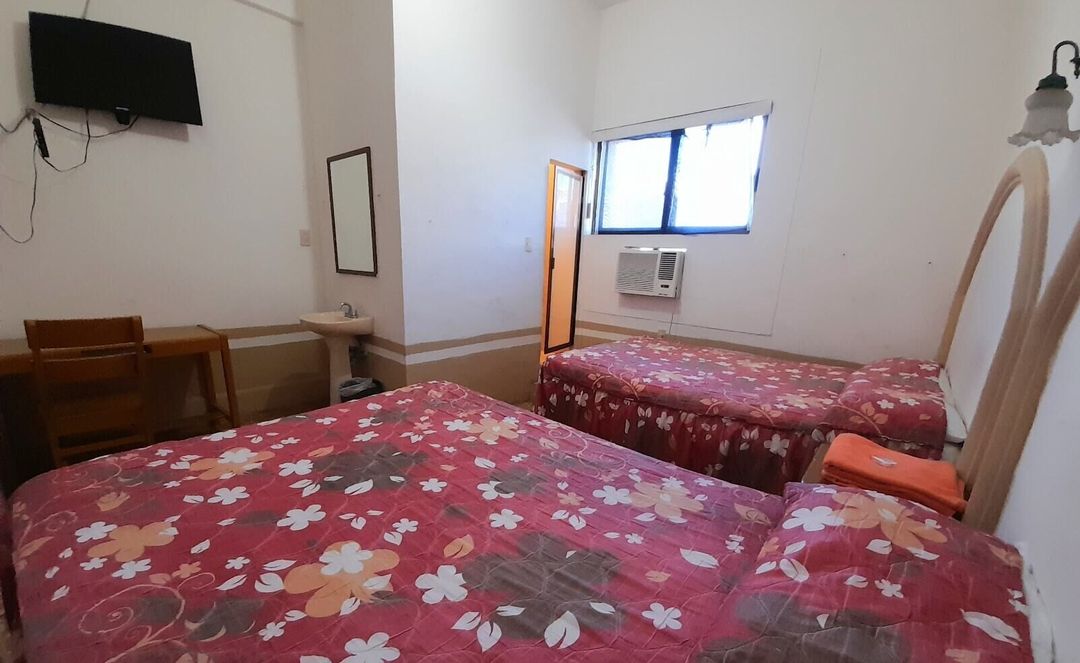 Hotel Morales Inn