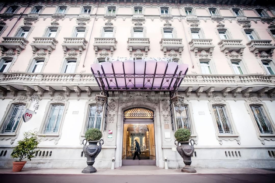 蒙福特城堡酒店