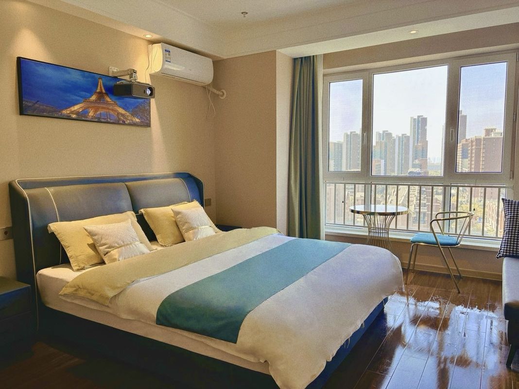 Yilai Light Luxury Homestay (Xi'an East Chang'an Street Subway Station)