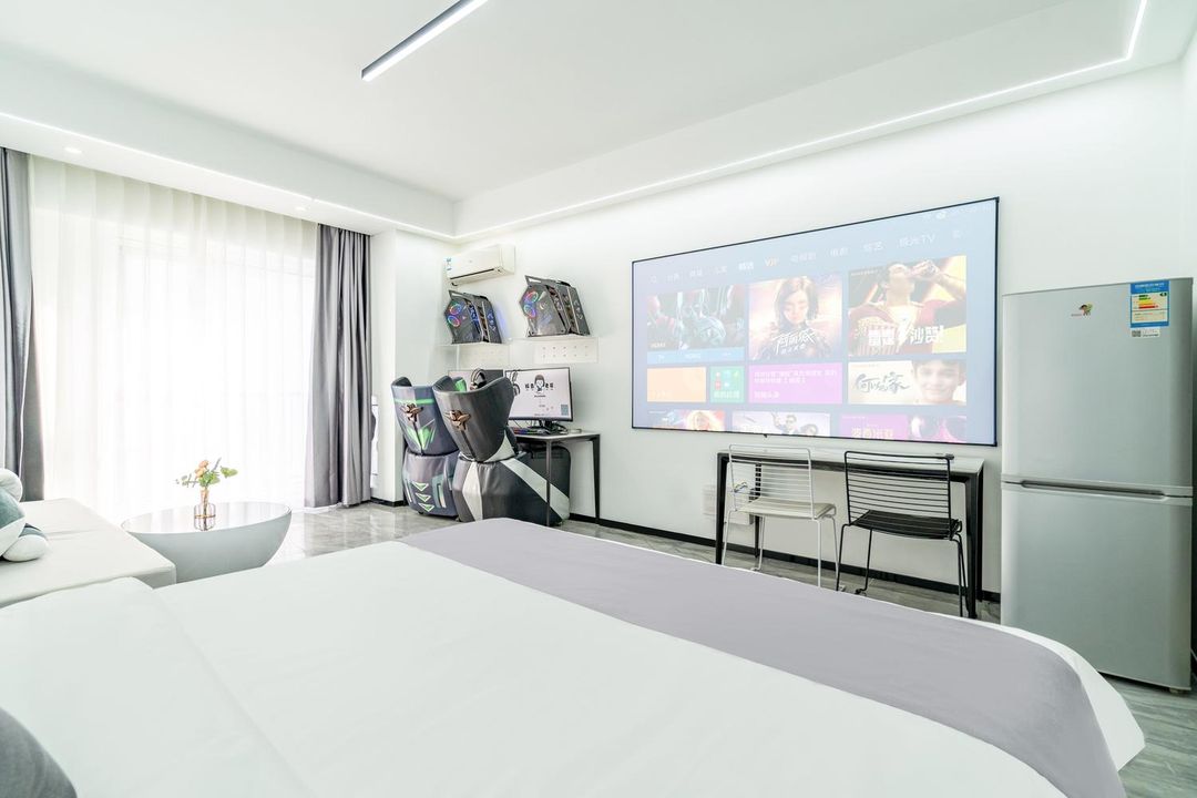 穿越者電競酒店(大連高新萬達店)