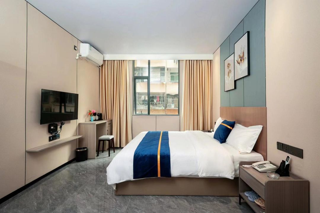 Pengcheng Apartment (Guangzhou Railway Station Xicun Subway Station)