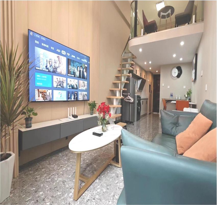 Pick up friends Homestay in the light