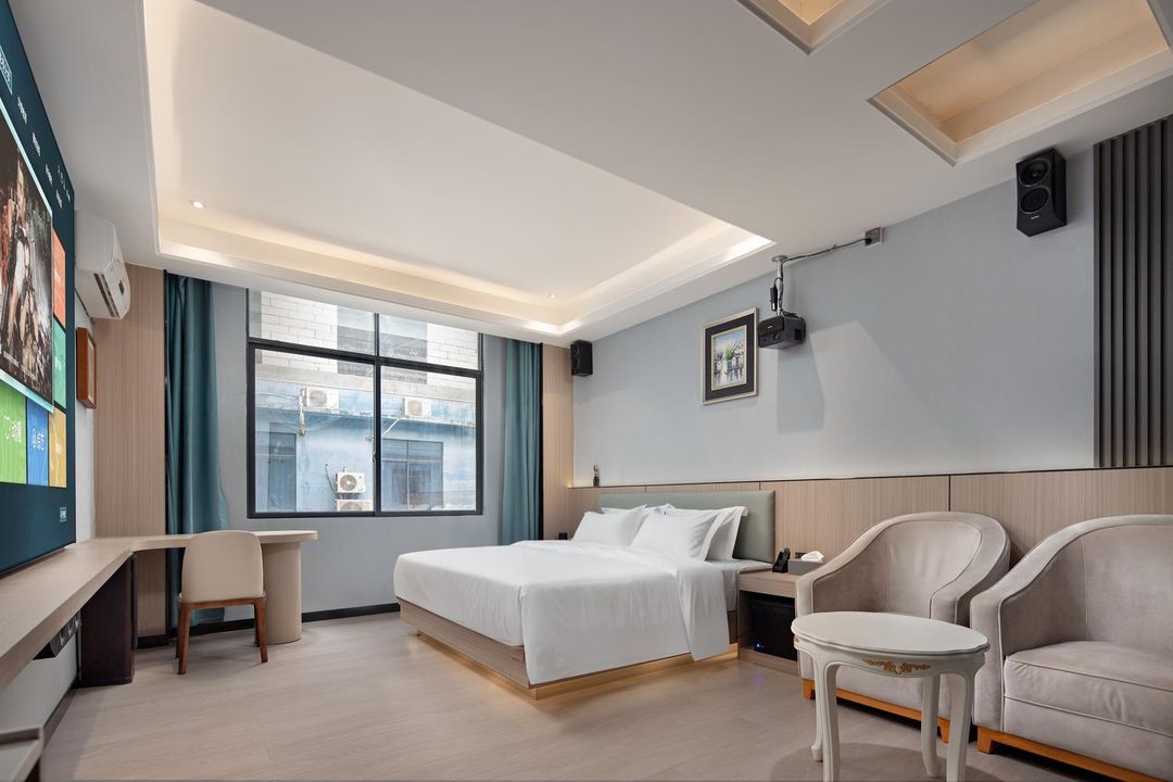 Kaifeng Smart Audio-Visual Premium Apartment (Qishi Town)