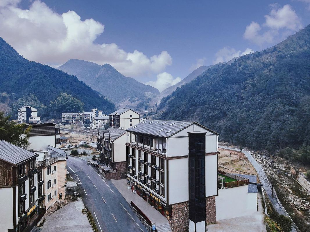 Daming Mountain Old Qiao's Restaurant