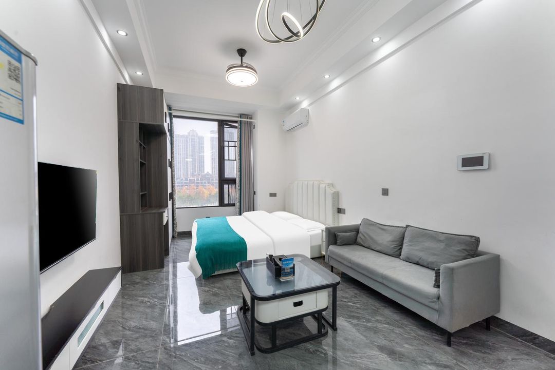 停泊巷民宿(水渡河地铁站店)