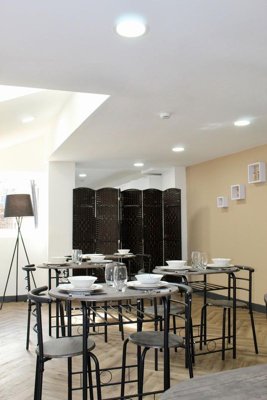 迷你酒店 - 伯明翰市 - 免費早餐