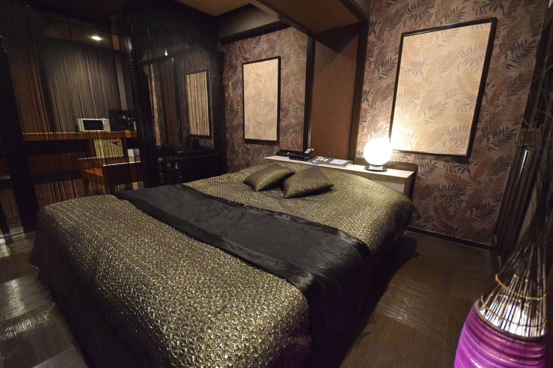 Nuda by H-Seven (Adult Only)