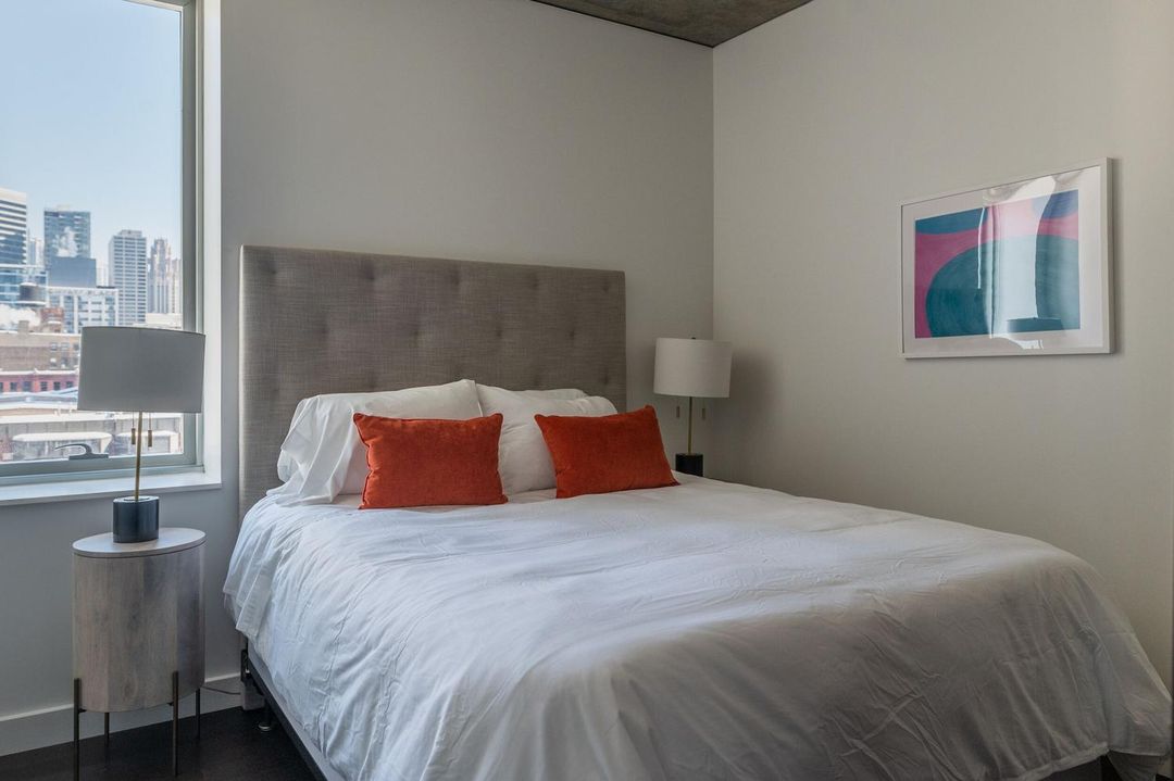 帶私人辦公室和陽臺的豪華公寓