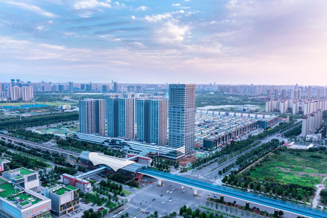 蘭庭影院酒店(西安國際會展中心國際港務區地鐵站店)