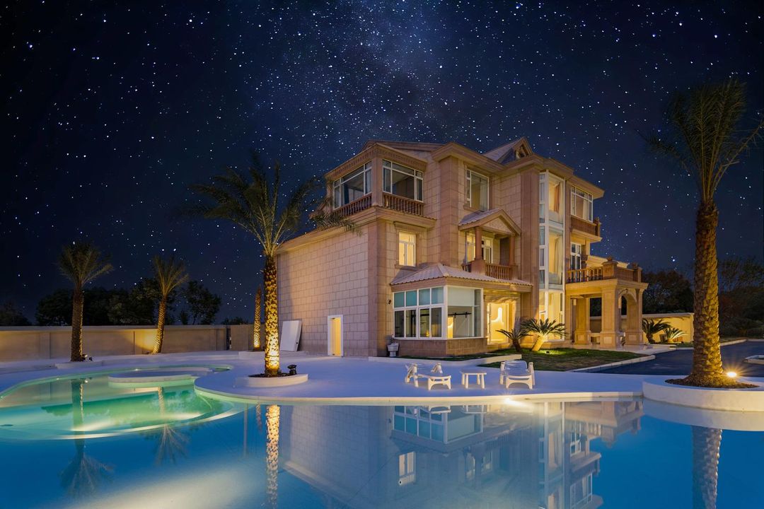 Shanghai Nora Zora Holiday Manor