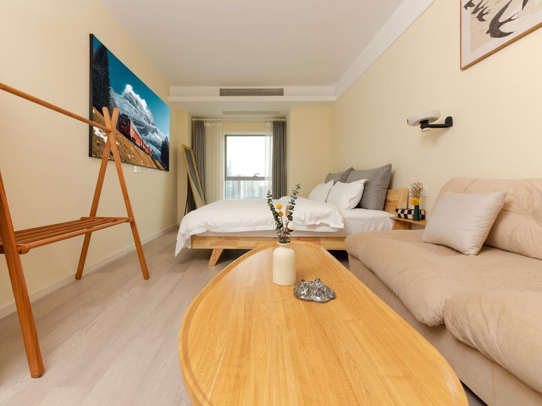 Yishan Guanlan Apartment (Nanjing Pukou Jiangbei Hongyuecheng Branch)