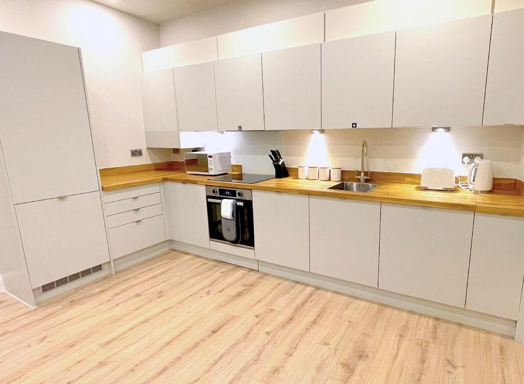 Shrewsbury Apartments by Bevolve - Free Parking