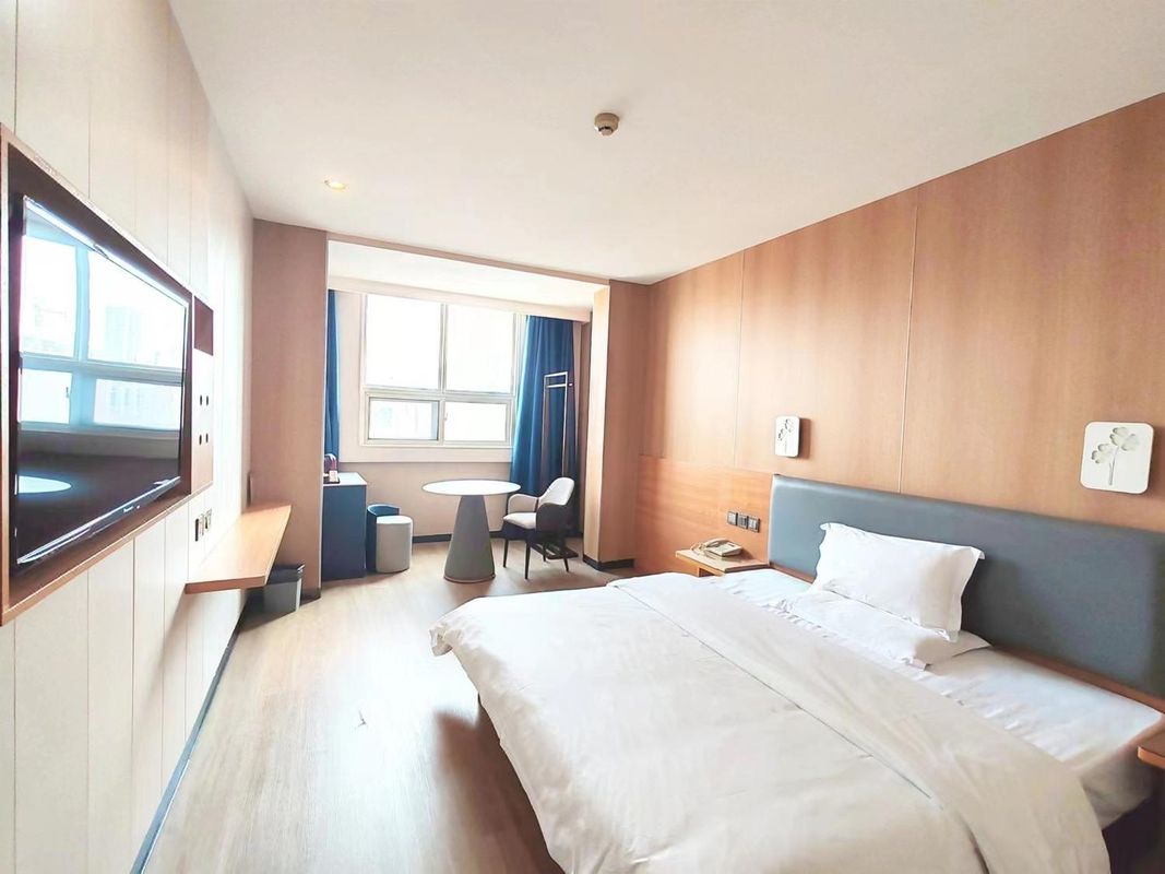 Rujia Pebble Hotel (Lianyungang High-speed Railway Station Yanhe Alley)