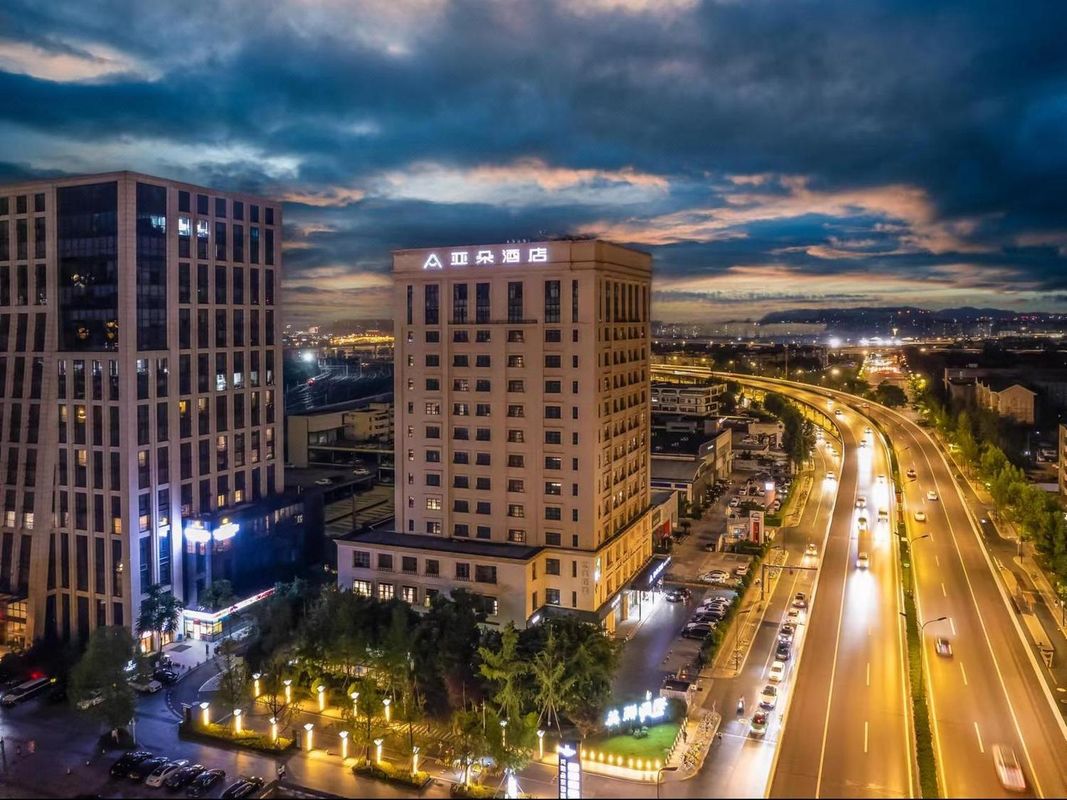 成都桐梓林火車南站亞朵酒店