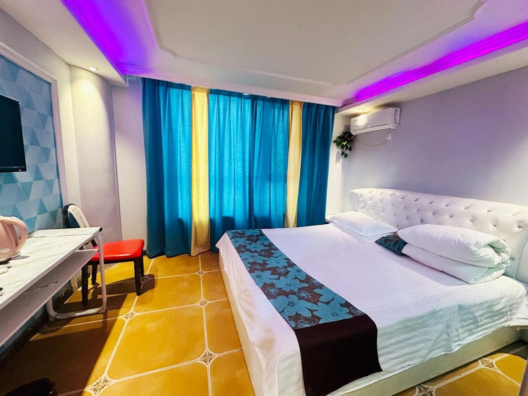 Shenyang Yiyouth Theme Apartment