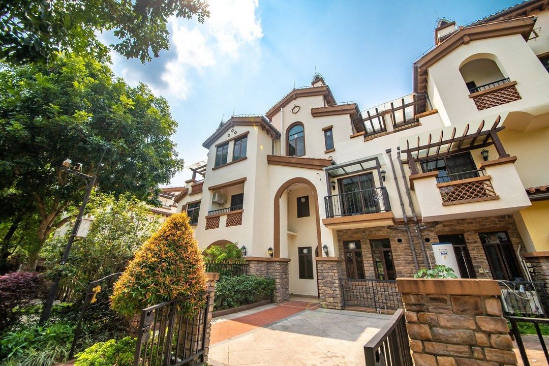 碧桂园花花温泉别墅(狮子湖大道分店)