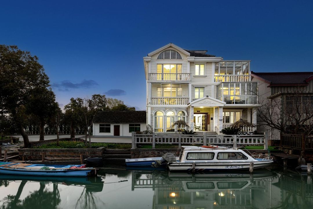 上海淀山湖聽湖別苑短租別墅