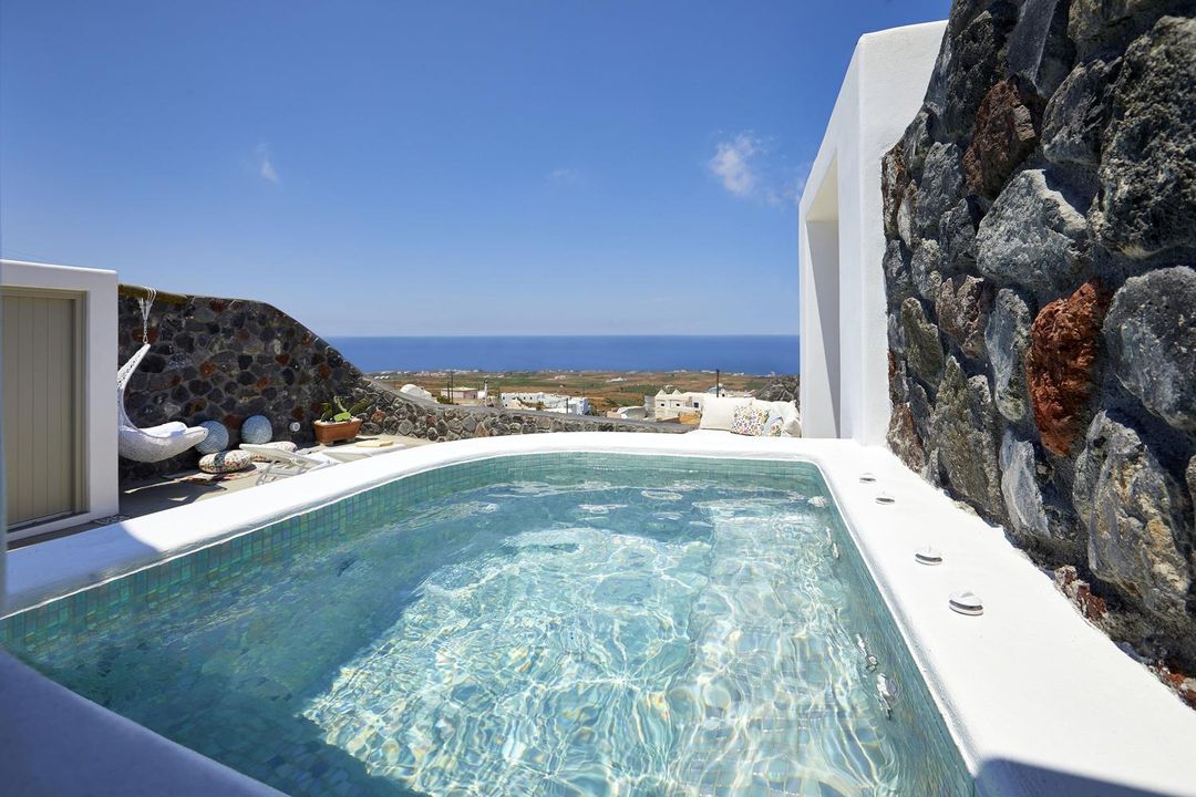 W Finikia -Foinikia - Luxury Cave - A Wonderful 2 Bedroom Villa - Hot Tub