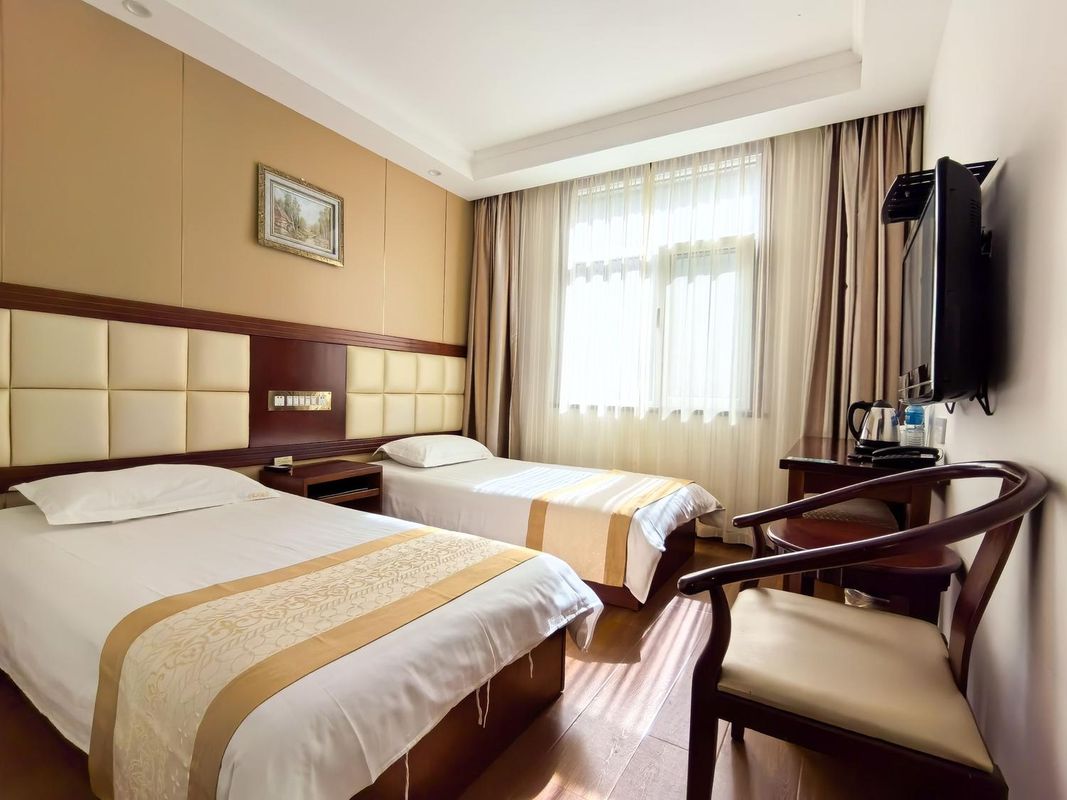 青島臺東大酒店(臺東步行街啤酒街店)