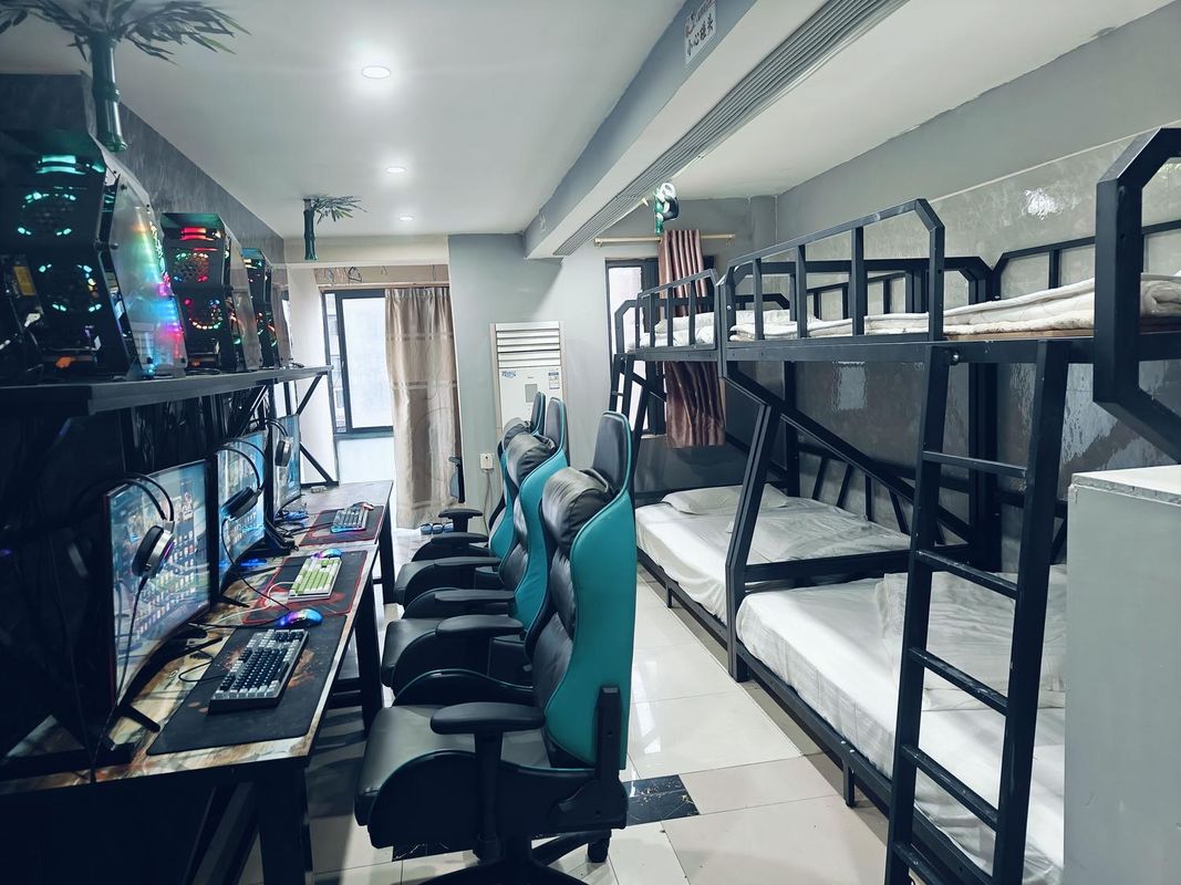 Huitaiwolf E-sports Homestay (Wuhan Hubei University of Technology Branch)