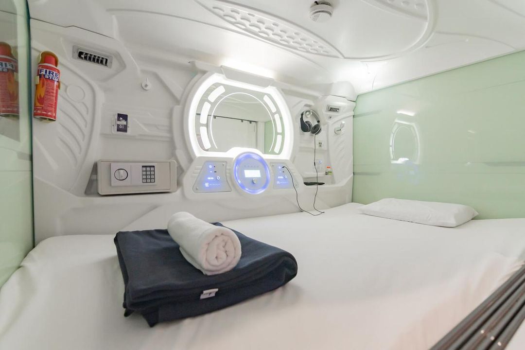 On the Go Capsule Hotel RedPartner