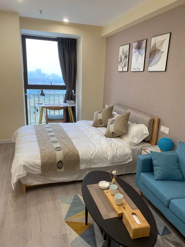 Manju Smart Apartment (Huishan High-Speed Railway Station)