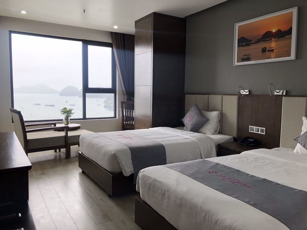 CATBA PARADISE HOTEL - SKY BAR & MASSAGE