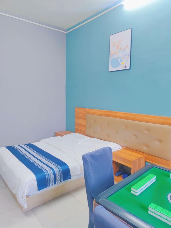 Baoxin Hotel (Xi'an Shiqiao Interchange Subway Station)