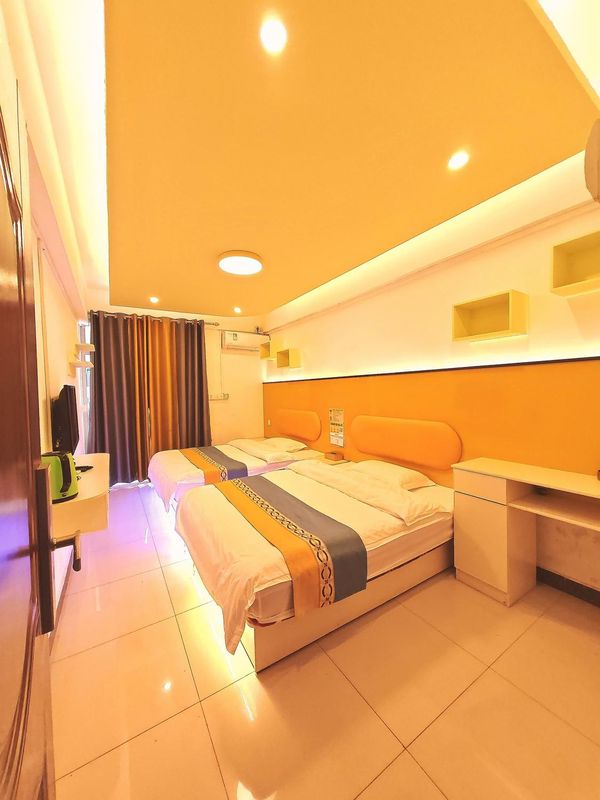 Xingchen Mansion Accommodation (Foshanxi Railway Station Fuhong Plaza)