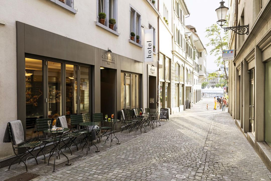 阿爾斯塔特酒店