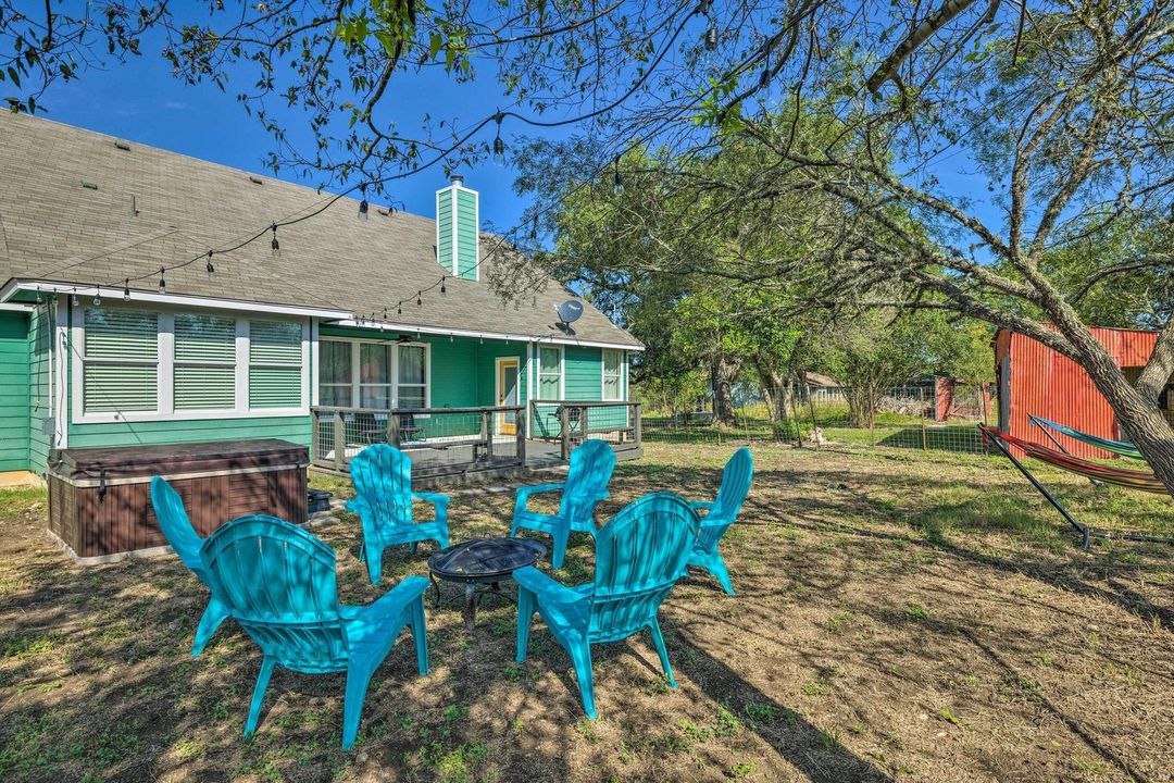 Gorgeous Luxury Home with Hot Tub Just 3 Miles to Dtwn!