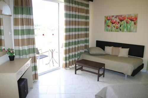 Lyristis Dinos工作室和公寓