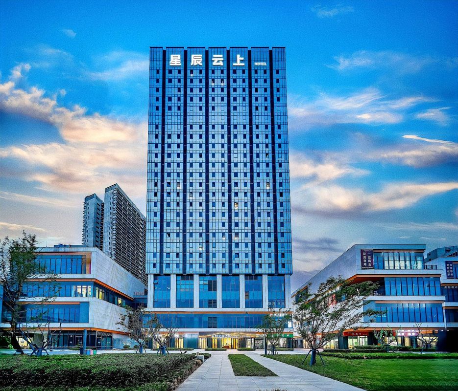 Wuyue Aishang Hotel (Baimahe Subway Station - Xiwuyue Plaza)