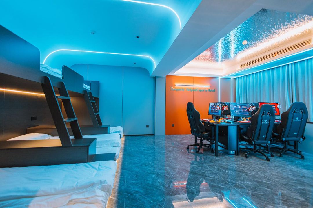 Baiyun E-Sports Hotel (Xuancheng High-Speed Railway Station Wanling Lake Scenic Area)