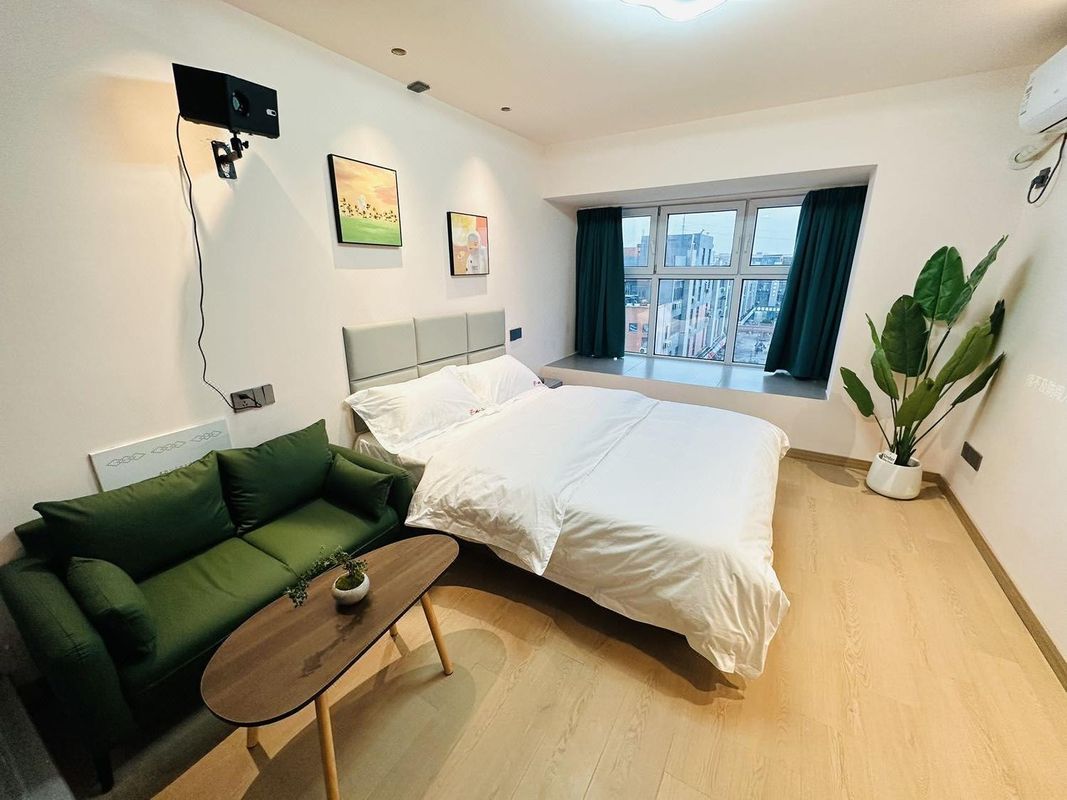 常熟芳菲与城酒店(东南虞悦广场店)