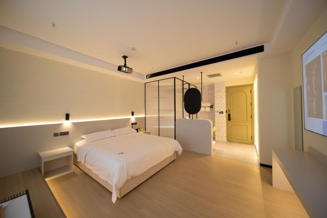 Langle Theme Hotel (Xintianrun Rome Tianjie, Diwopu International Airport, Urumqi)