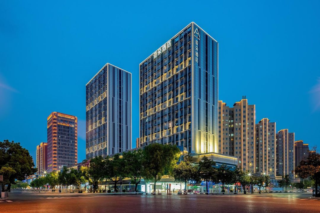 Shaoxing Keqiao Binhai Commercial Center lAtour Hotel