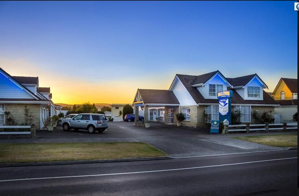 Malones Motel