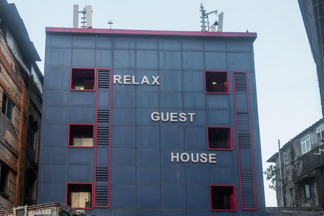 OYO 19353 Relax Guest House