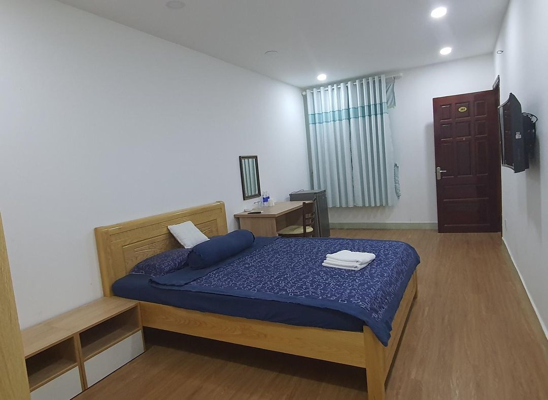 Alice's Happiness House