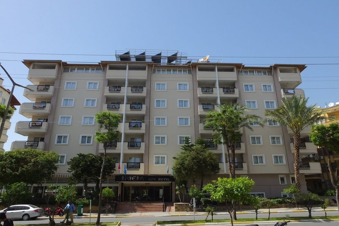 Riviera Apart