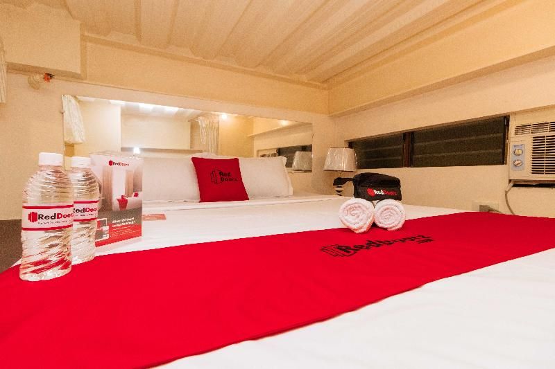 RedDoorz Plus @ Rsg Legarda Manila