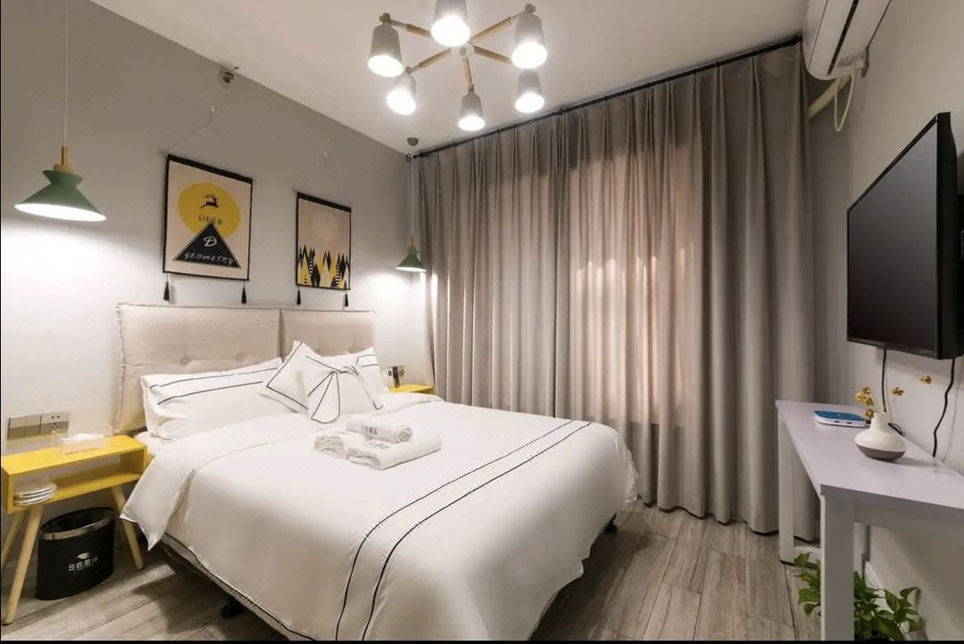 Youzi Homestay (Wuhan Station East Square)