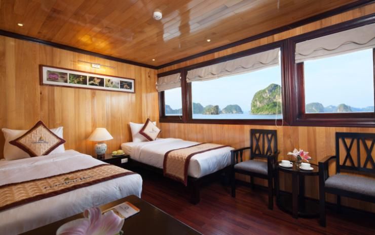 Garden Bay Luxury Cruise
