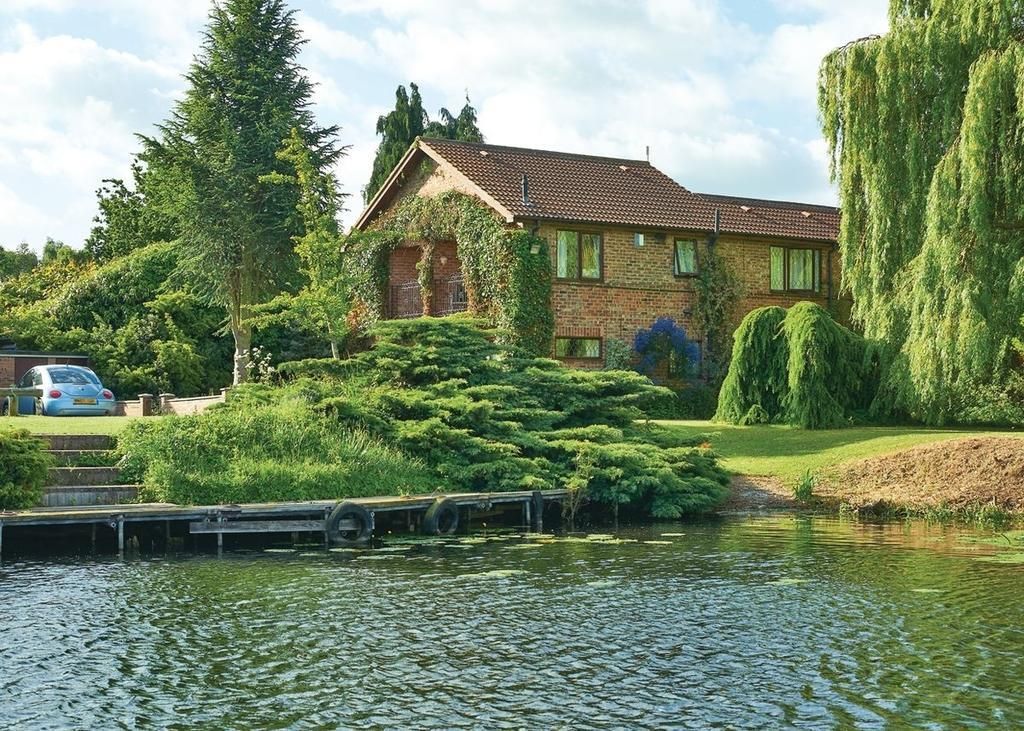 York Lakeside Lodges