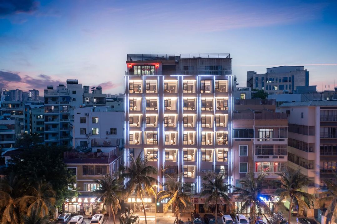SQ Yiduo Yuepin Technology Intelligent Luxury Minimalist Resort Hotel (Sanya Shopping Street)